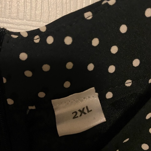 Black and white halter maxi dress size 2XL - Picture 3 of 4